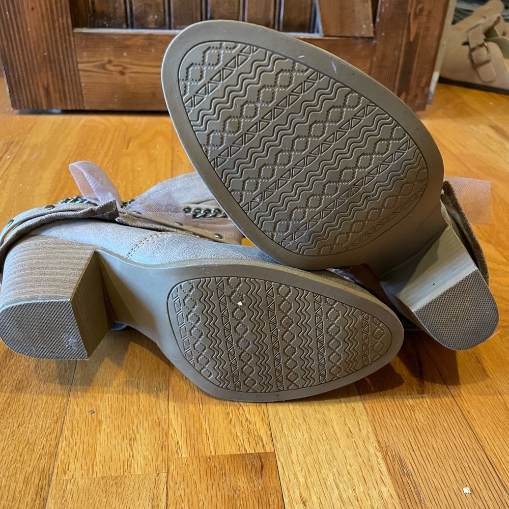 Treasure Boots women’s size 7 - Picture 2 of 2